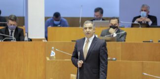 Presidente do Governo diz que Saúde e Educação são áreas que merecem “unidade na ação” DR
