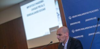 “Baixar ainda mais os impostos a quem tem rendimentos mais elevados não combate as desigualdades. Agrava-as!”, alerta Carlos Silva DR/PS