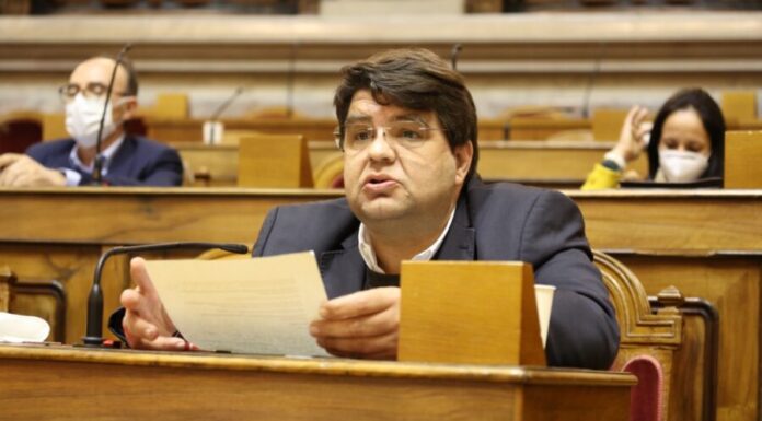 João Castro considera ofensiva a possibilidade de redução da pista do aeroporto da Horta DR/PS