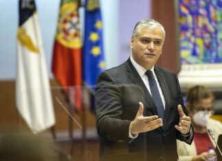Vasco Cordeiro defende que nesta crise é mais importante combater as desigualdades do que baixar impostos para quem ganha mais DR