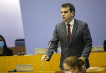 Partidos do Governo Regional dos Açores chumbam proposta do PS para integrar trabalhadores das empresas públicas a extinguir DR