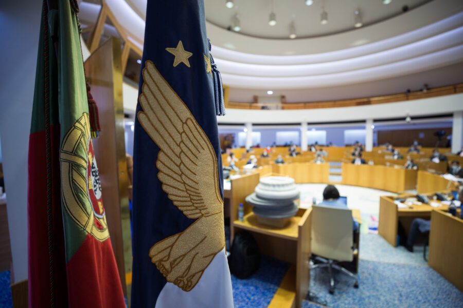 Num plenário marcado pelas unanimidades, as maiores críticas foram para o Representante da República DR