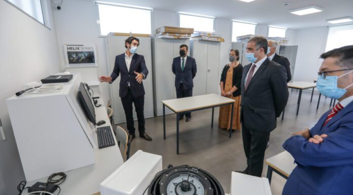 “Escola do Mar dos Açores é um projeto formativo, educativo e de futuro”, valoriza José Manuel Bolieiro