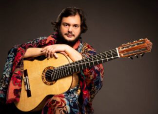 Violonista Yamandu Costa pela primeira vez nos Açores DR