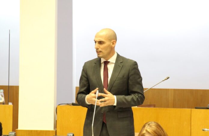 Deputado Carlos Silva