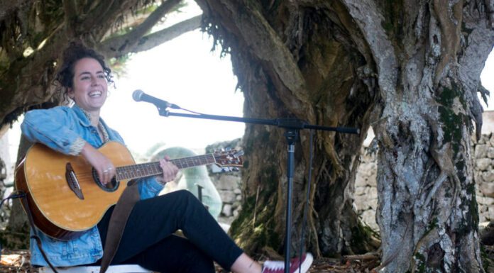 Sara Cruz lidera projeto de cantautoras para o Festival Cordas