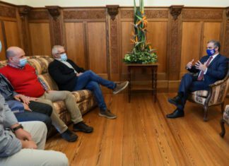 Presidente do Governo recebeu nova Direção da Câmara de Comércio da Horta