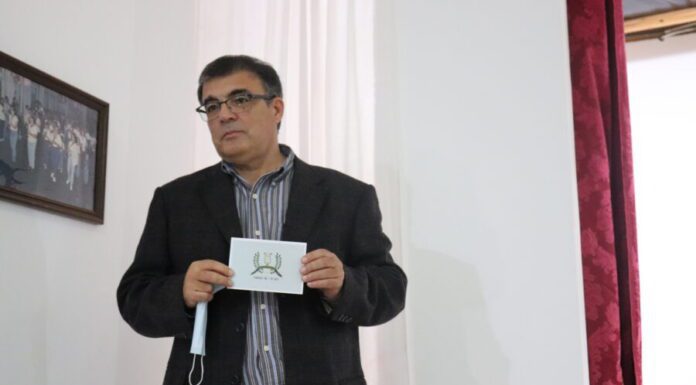 Aniversário de O Ilhéu eleva símbolos de filarmónicas e juntas