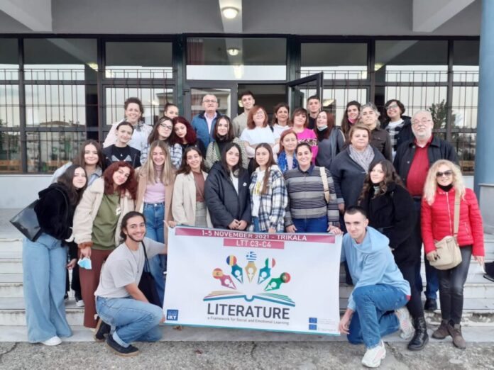 escola_esperino_grecia_trikala- alunos e professores que participaram na semana de intercâmbio na Grécia em novembro de 2021