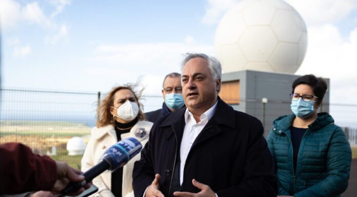 AD “vigilante” perante “pulsões centralistas da República” no campo espacial