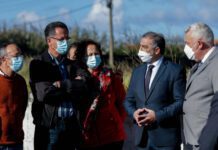 José Manuel Bolieiro e Artur Lima estiveram hoje no Pico com ex-trabalhadores da COFACO