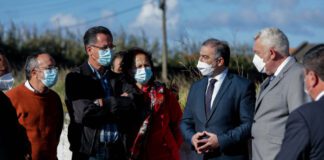 José Manuel Bolieiro e Artur Lima estiveram hoje no Pico com ex-trabalhadores da COFACO