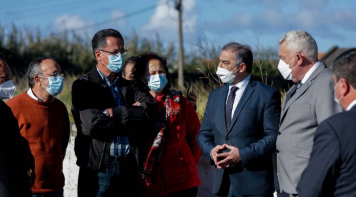 José Manuel Bolieiro e Artur Lima estiveram hoje no Pico com ex-trabalhadores da COFACO
