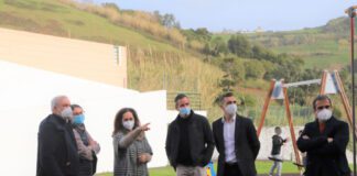 Executivo visita Escola da Vista Alegre e o Jardim de Infância da Praia do Almoxarife