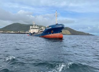 Navio-tanque “São Jorge” encalha na ilha Graciosa