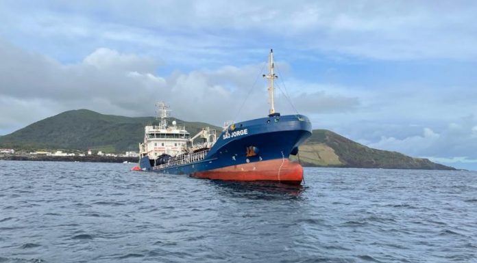 PS quer substituição rápida de navio de abastecimento