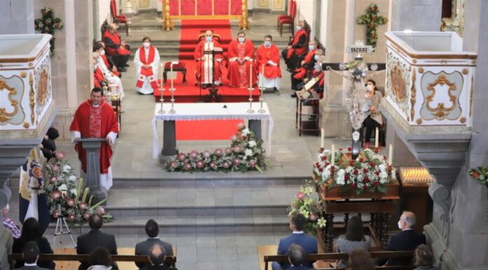 Câmara Municipal da Horta cumpre Voto do Senhor Santo Cristo