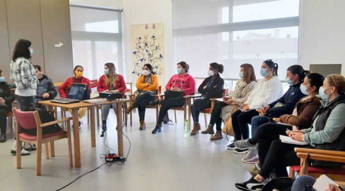 Projeto municipal “Aprender em Comunidade” promove formação sobre cuidados geriátricos