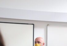 Escritor premiado Afonso Cruz de passagem pelo Faial