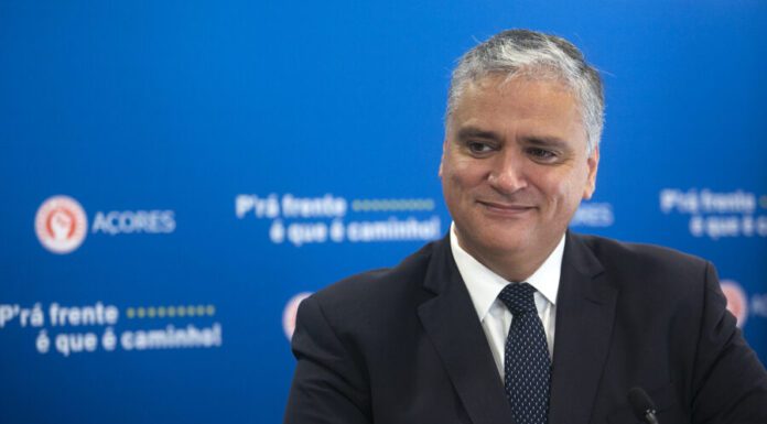 Vasco Cordeiro formaliza candidatura à liderança do PS/Açores