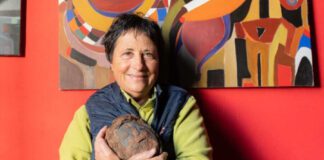 MiratecArts lança livro “Helena Amaral Sorrisos de Pedra”