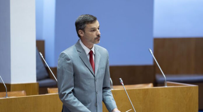 CDS-PP quer repor justiça nas pensões de antigos trabalhadores da Base das Lajes