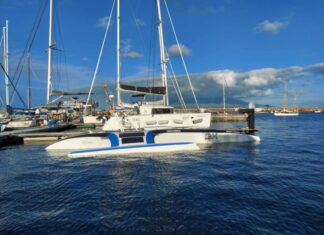 Embarcação não tripulada pela primeira vez na marina da Horta