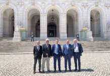 Presidente da Câmara reúne com deputados na Assembleia da República