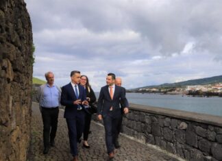 Presidente da Câmara Municipal e Secretário Regional do Ambiente visitam Praia do Porto Pim
