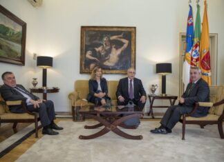 Presidente do Conselho de Administração do Novo Banco dos Açores apresenta cumprimentos a Pedro Nascimento Cabral
