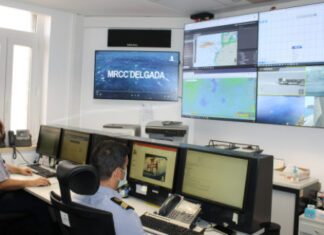 Resgate de 4 tripulantes a bordo de veleiro nos Açores