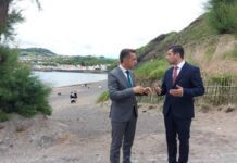 Alonso Miguel visita novo acesso ao areal da Praia de Porto Pim