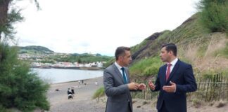 Alonso Miguel visita novo acesso ao areal da Praia de Porto Pim