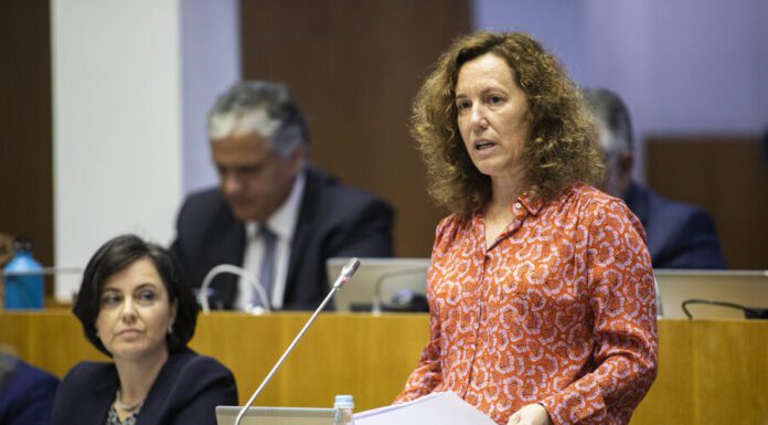 Plenário – Os Açorianos esperam mais ação na prevenção e combate às dependências, alerta Célia Pereira