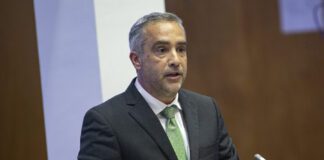 Este Governo Regional está a promover um retrocesso na Educação, realçou Rodolfo Franca