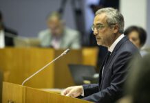 Plenário – Proposta do PS assegura mais recursos humanos para as escolas dos Açores, realça Rodolfo Franca