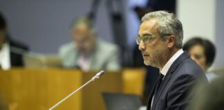 Plenário – Proposta do PS assegura mais recursos humanos para as escolas dos Açores, realça Rodolfo Franca