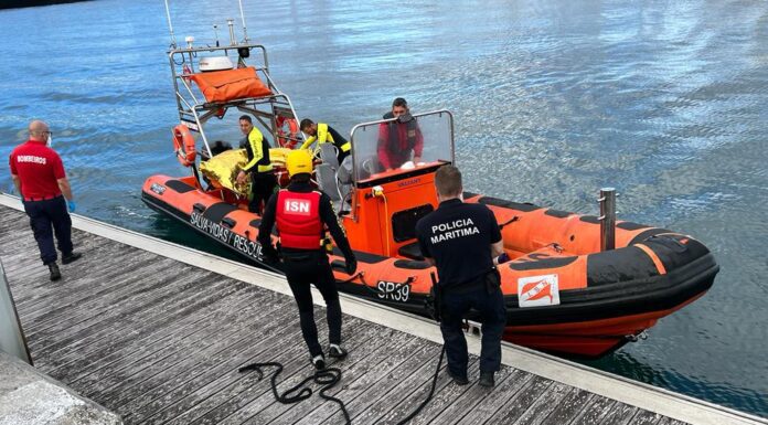 Resgatada jovem após queda acidental numa arriba em Ponta Delgada
