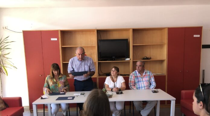Fundação Faialense entrega bolsas de estudo