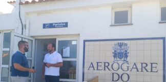 PS quer saber porque é que as obras da aerogare e quartel de bombeiros do Corvo não avançam
