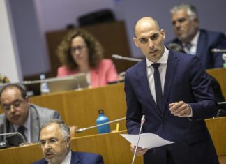 PS pede divulgação do relatório e esclarecimentos urgentes do Presidente do júri da privatização da Azores Airlines