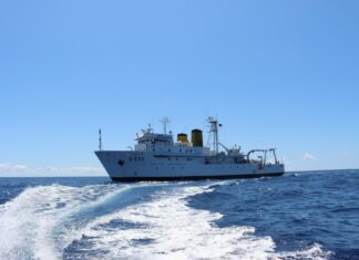 Navio Hidrográfico da Marinha prossegue missão multidisciplinar na ilha Terceira