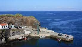 (Porto de pescas de Ponta Delgada das Flores)