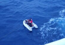 Marinha coordena resgate de 4 pessoas a bordo de veleiro