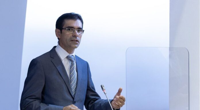 Deputado independente Carlos Furtado quer mais informação sobre a atividade do gabinete anti-corrupção