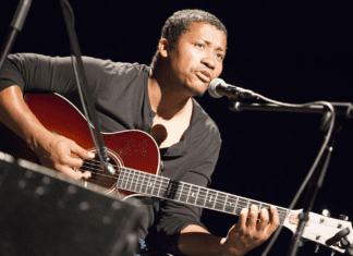 Tcheka, músico cabo-verdiano volta à ilha do Pico