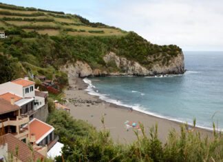 Homem morre junto à praia dos Moinhos na ilha de São Miguel