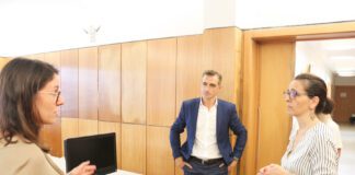 CM Horta oferece computadores a escolas