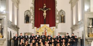 Carmo rende-se a coros do Triângulo