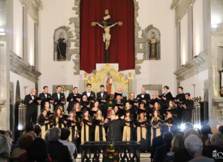 Carmo rende-se a coros do Triângulo